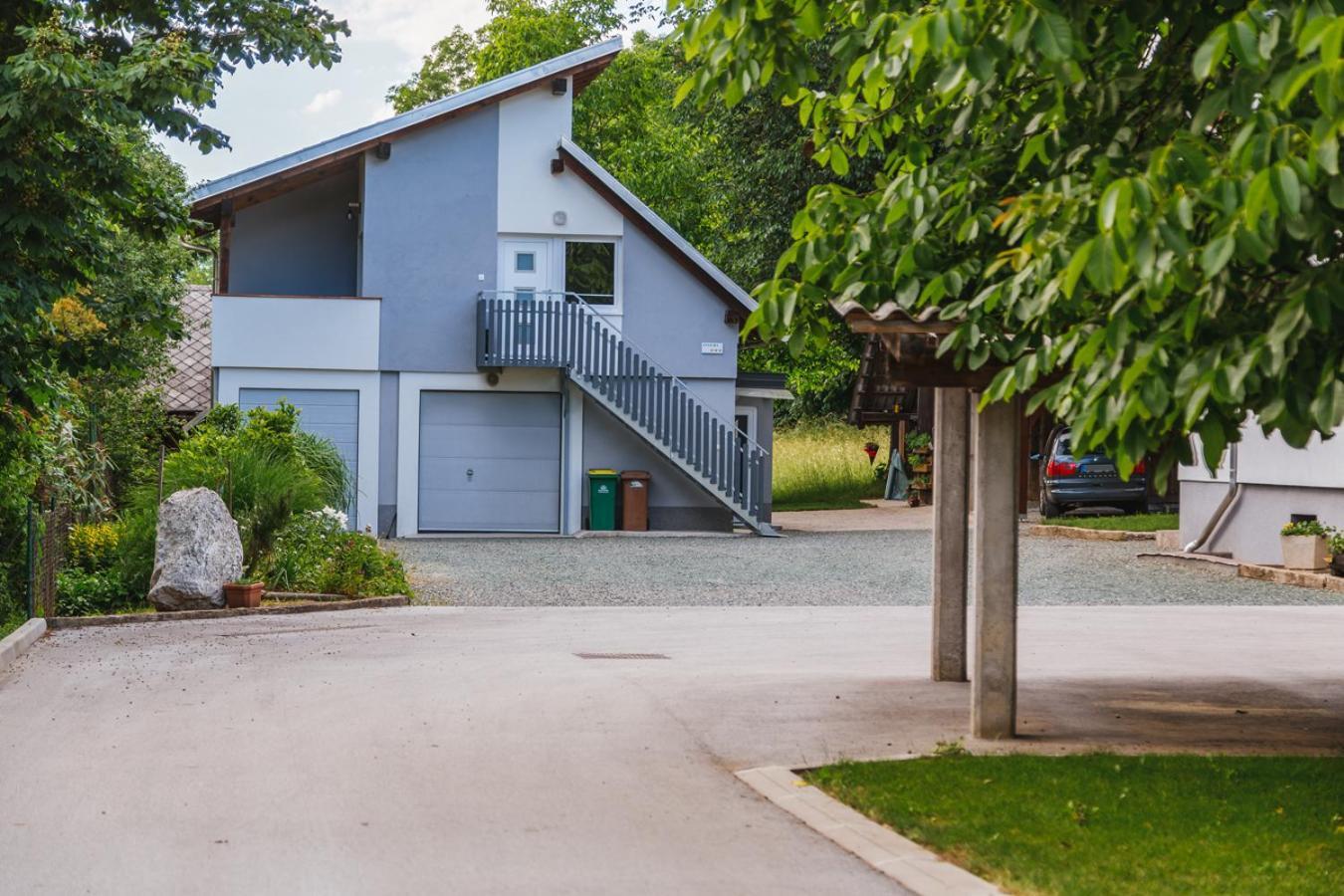 Ferienwohnung Blue Door - Studio Lesce  Exterior foto